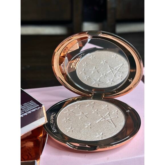 CHARLOTTE TILBURY GLOW GLIDE HIGHLIGHTER SHADE MOONLIT/GLOW - Picture 4 of 6